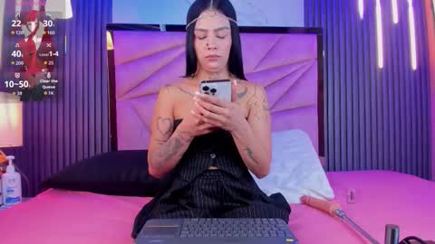 Snapshot of channel_guss chatting on 12.22.25 Channel Guss online show from 12.22.25