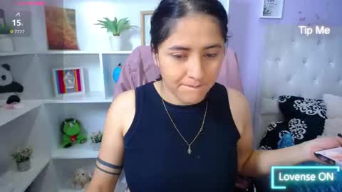 Snapshot of chantal_adams0 chatting on 06.19.26 chantal online show from 06.19.26