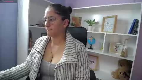 Snapshot of chantal_adams0 chatting on 06.30.26 chantal online show from 06.30.26