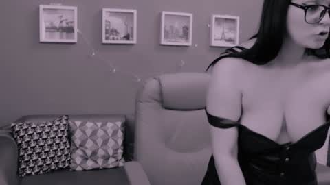 The Queen online show from 12.08.24