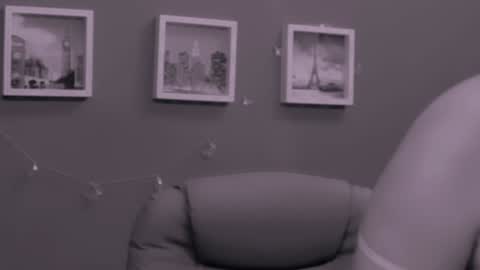 The Queen online show from 12.22.24