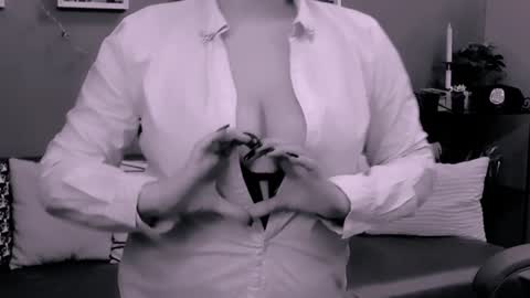 The Queen online show from 01.26.25