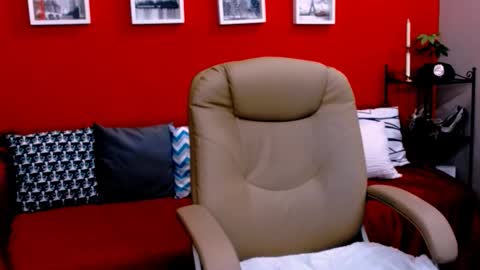 The Queen online show from 09.27.25