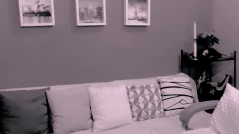 The Queen online show from 10.12.25