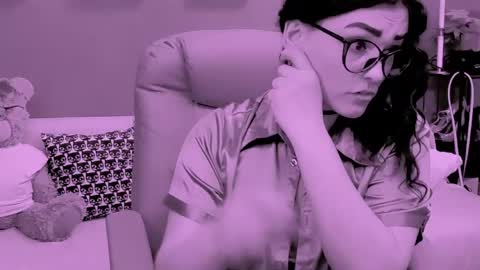 Snapshot of chantallovely chatting on 05.01.26 The Queen online show from 05.01.26