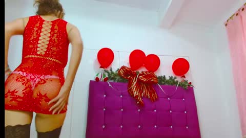 Snapshot of chantalsemenova2023 chatting on 01.02.25 chantal sweety  and horny latina for u online show from 01.02.25