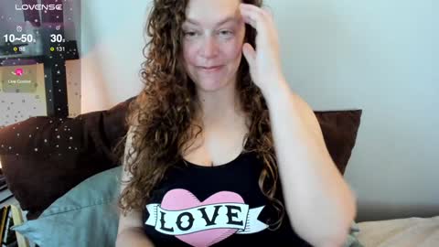 Snapshot of chantarra chatting on 03.09.25 Chantarra Chant Chanty C Lady C  please not baby babe BB or other pet names online show from 03.09.25