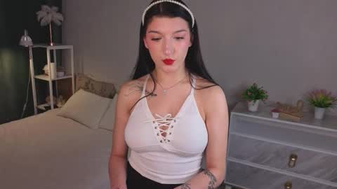 Snapshot of chantelcutty chatting on 10.26.25 Amelia online show from 10.26.25