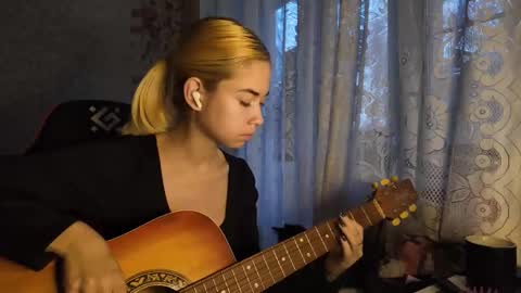 Nancy online show from 11.04.25