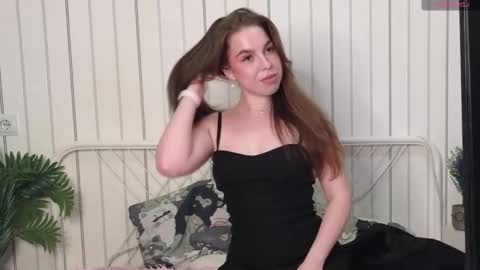 Snapshot of charlinemanke chatting on 10.11.25 Dannie online show from 10.11.25