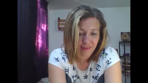 Snapshot of charlot_ponze chatting on 12.09.24 charlott online show from 12.09.24