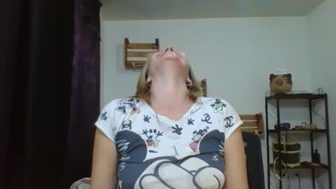 Snapshot of charlot_ponze chatting on 12.20.24 charlott online show from 12.20.24