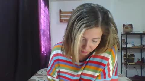 Snapshot of charlot_ponze chatting on 12.27.24 charlott online show from 12.27.24
