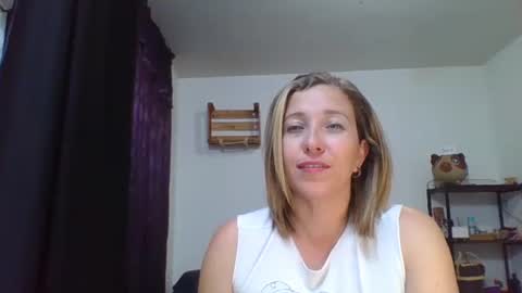 Snapshot of charlot_ponze chatting on 12.31.24 charlott online show from 12.31.24
