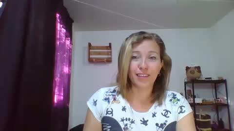 Snapshot of charlot_ponze chatting on 01.09.25 charlott online show from 01.09.25