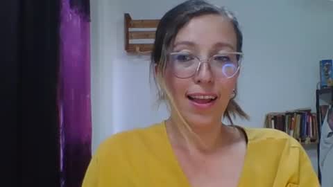 Snapshot of charlot_ponze chatting on 09.26.25 charlott online show from 09.26.25