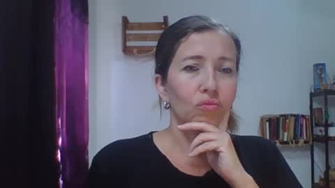 Snapshot of charlot_ponze chatting on 10.15.25 charlott online show from 10.15.25