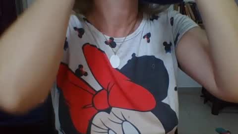 Snapshot of charlot_ponze chatting on 06.17.26 charlott online show from 06.17.26