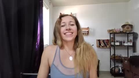 Snapshot of charlot_ponze chatting on 08.05.26 charlott online show from 08.05.26