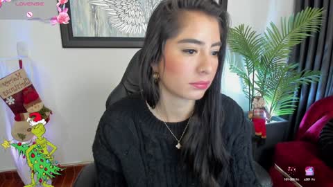 Snapshot of charlote_horny chatting on 12.27.24 Charlote online show from 12.27.24