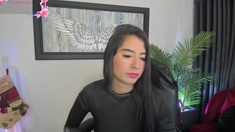 Snapshot of charlote_horny chatting on 12.29.24 Charlote online show from 12.29.24