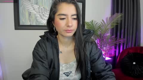 Snapshot of charlote_horny chatting on 01.16.25 Charlote online show from 01.16.25