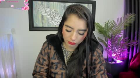 Snapshot of charlote_horny chatting on 01.17.25 Charlote online show from 01.17.25