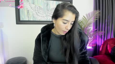 Snapshot of charlote_horny chatting on 01.27.25 Charlote online show from 01.27.25