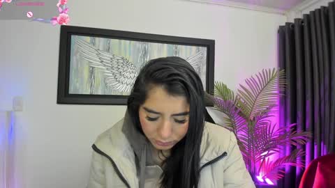 Snapshot of charlote_horny chatting on 02.04.25 Charlote online show from 02.04.25