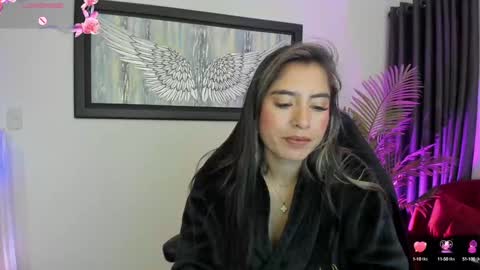 Snapshot of charlote_horny chatting on 02.07.25 Charlote online show from 02.07.25