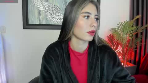 Snapshot of charlote_horny chatting on 02.15.25 Charlote online show from 02.15.25