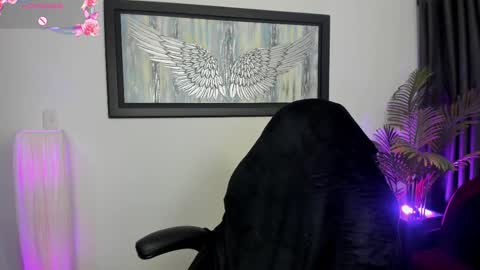 Snapshot of charlote_horny chatting on 02.28.25 Charlote online show from 02.28.25