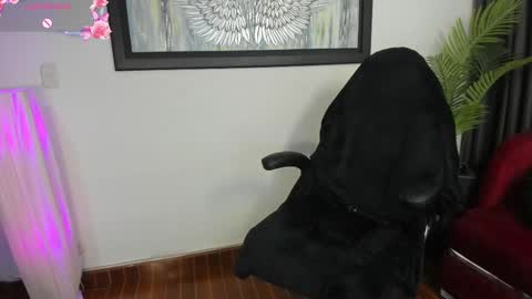 Snapshot of charlote_horny chatting on 03.03.25 Charlote online show from 03.03.25