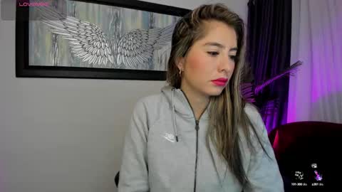 Snapshot of charlote_horny chatting on 09.13.25 Charlote online show from 09.13.25