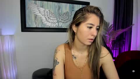 Snapshot of charlote_horny chatting on 09.25.25 Charlote online show from 09.25.25