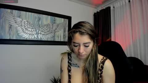Snapshot of charlote_horny chatting on 10.04.25 Charlote online show from 10.04.25