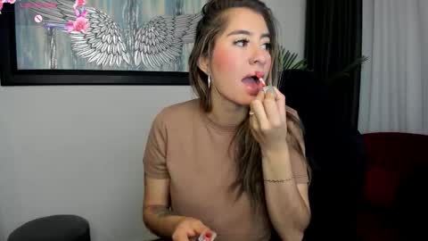 Snapshot of charlote_horny chatting on 10.17.25 Charlote online show from 10.17.25