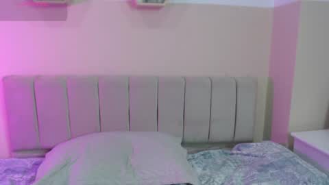 Snapshot of charlothe_dumont chatting on 06.19.26 charlothe_dumont online show from 06.19.26