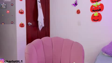 Snapshot of charlott25_ chatting on 10.21.25 charlott online show from 10.21.25