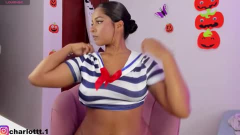 Snapshot of charlott25_ chatting on 10.28.25 charlott online show from 10.28.25