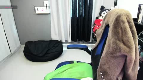 Snapshot of charlott__v chatting on 07.16.26 Valery online show from 07.16.26