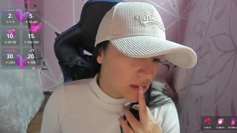 charlott_daphne online show from 12.21.24