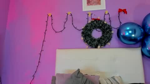 Snapshot of charlotte1117 chatting on 12.21.25 Char 3 online show from 12.21.25