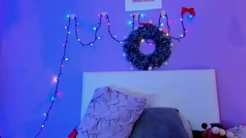 Snapshot of charlotte1117 chatting on 12.22.25 Char 3 online show from 12.22.25