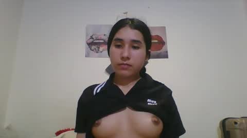 Snapshot of charlotte2852 chatting on 02.25.25 karinaa independent model online show from 02.25.25