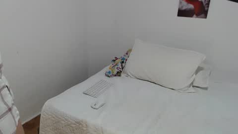 Snapshot of charlotte2852 chatting on 08.06.26 karinaa independent model online show from 08.06.26