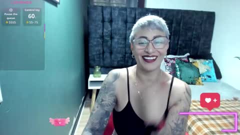 CHARLOTTE GRAY online show from 12.18.25