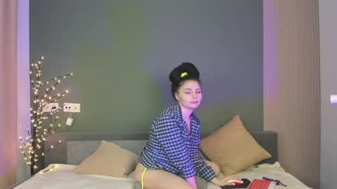 Snapshot of charlotte_daly chatting on 02.02.25 Charlotte online show from 02.02.25