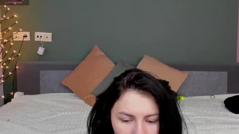 Snapshot of charlotte_daly chatting on 02.10.25 Charlotte online show from 02.10.25