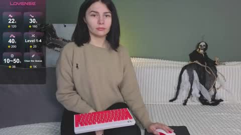 Snapshot of charlotte_daly chatting on 10.20.25 Charlotte online show from 10.20.25